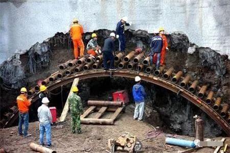 鹤壁隧道钢花管支护案例